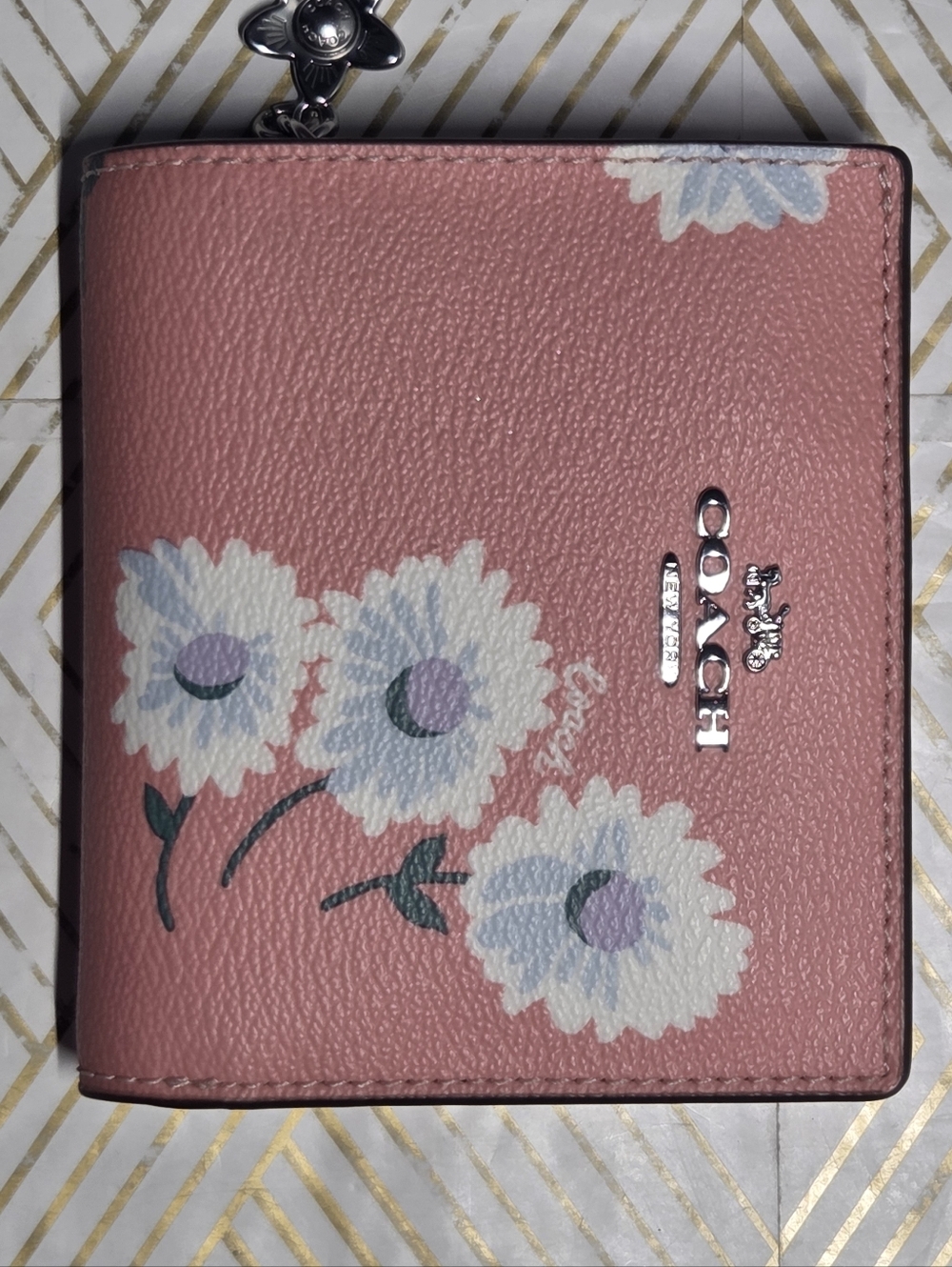 Coach Bubblegum Pink Daisy Snap Wallet Like New Boxed - Picture 5 of 14